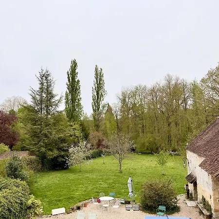 Former Riverside Rectory Nanteau-sur-Lunain